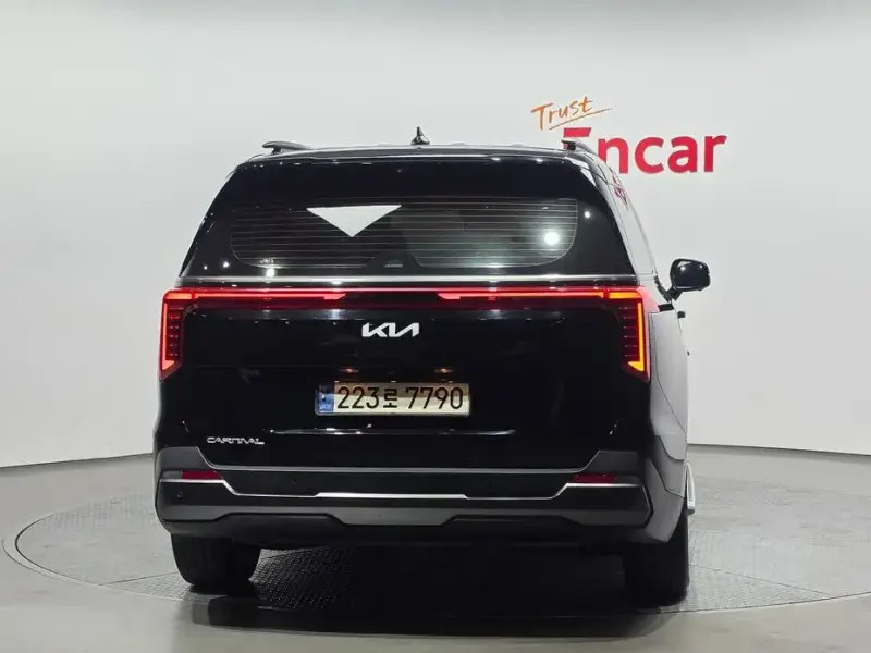 2024 Kia Carnival с пробегом 34 997 км