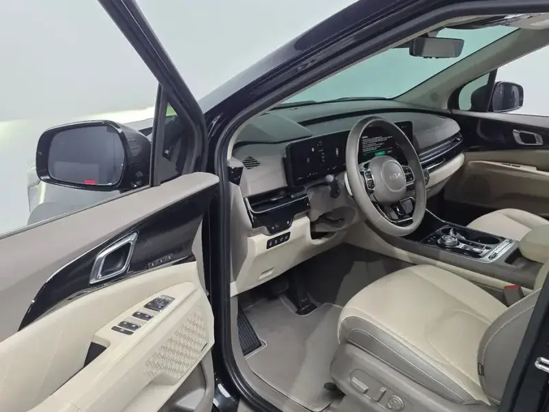 2024 Kia Carnival с пробегом 34 997 км