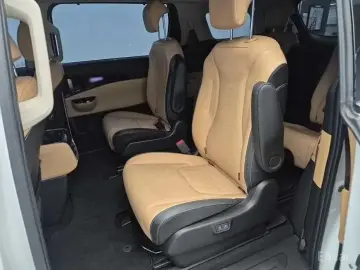 2022 Kia Carnival с пробегом 20 056 км