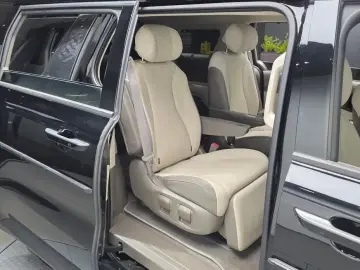 2024 Kia Carnival с пробегом 34 997 км