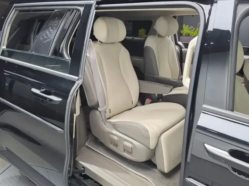 2024 Kia Carnival с пробегом 34 997 км