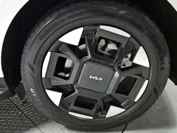 2024 Kia Carnival с пробегом 50 735 км
