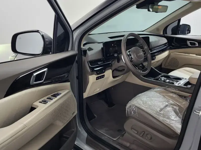 2024 Kia Carnival с пробегом 16 191 км
