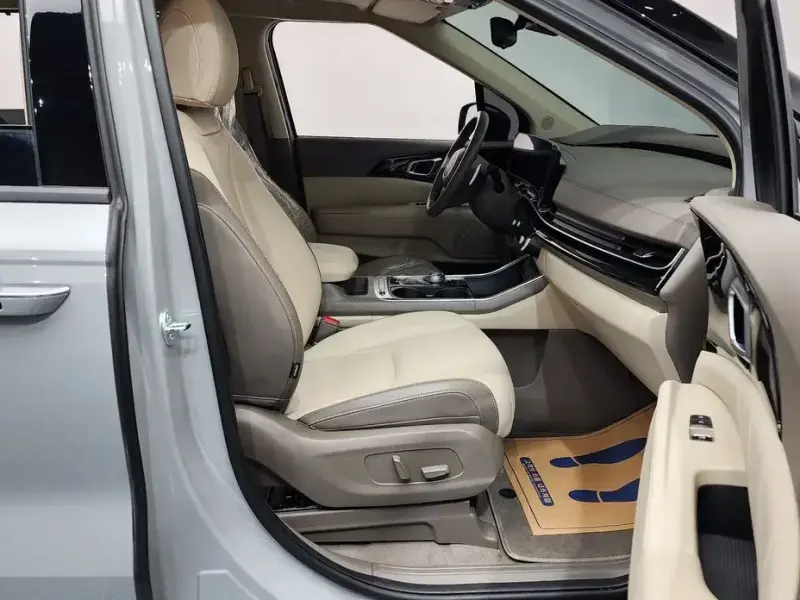 2024 Kia Carnival с пробегом 16 191 км