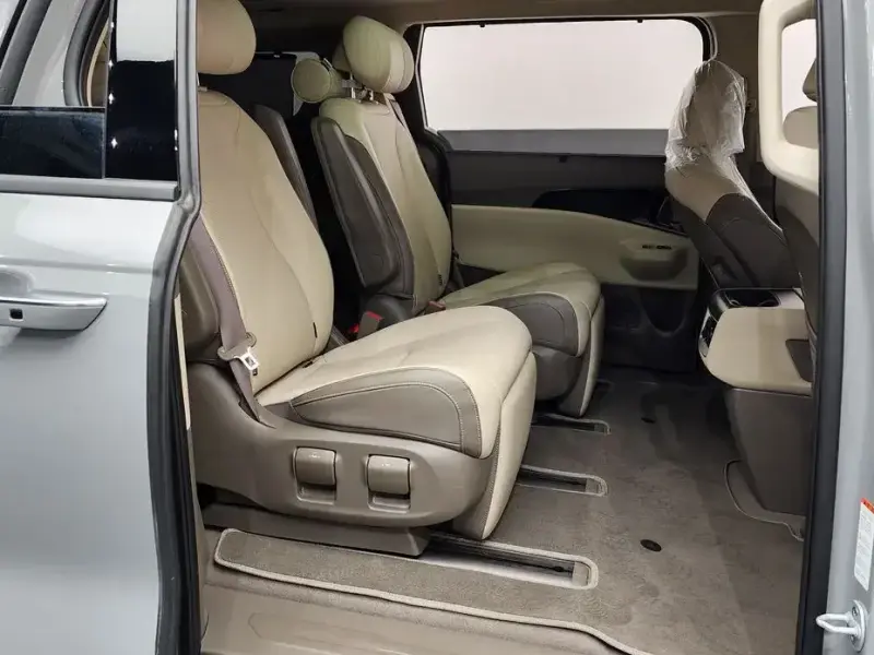 2024 Kia Carnival с пробегом 16 191 км