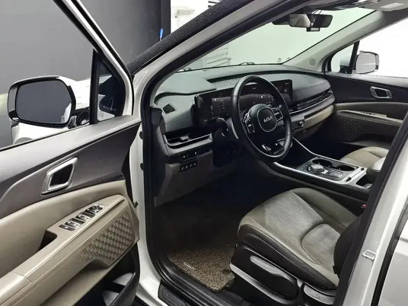 2024 Kia Carnival с пробегом 50 735 км
