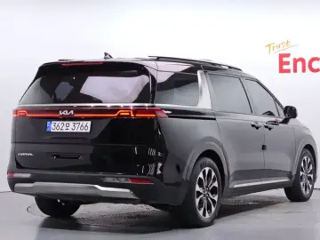 2022 Kia Carnival с пробегом 62 481 км