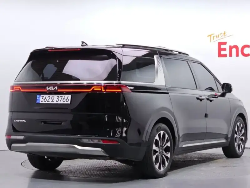 2022 Kia Carnival с пробегом 62 481 км