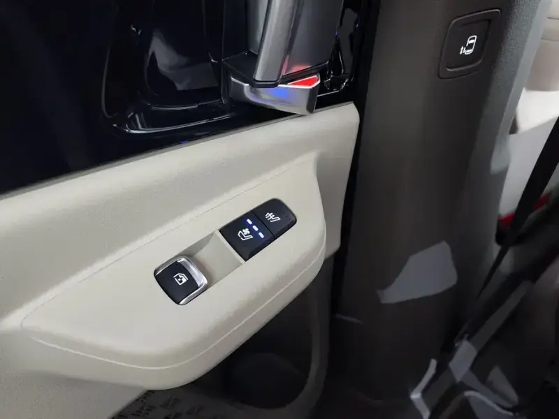 2024 Kia Carnival с пробегом 16 191 км