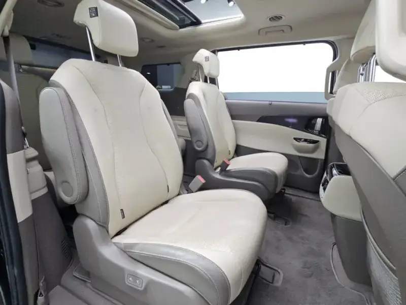 2022 Kia Carnival с пробегом 62 481 км