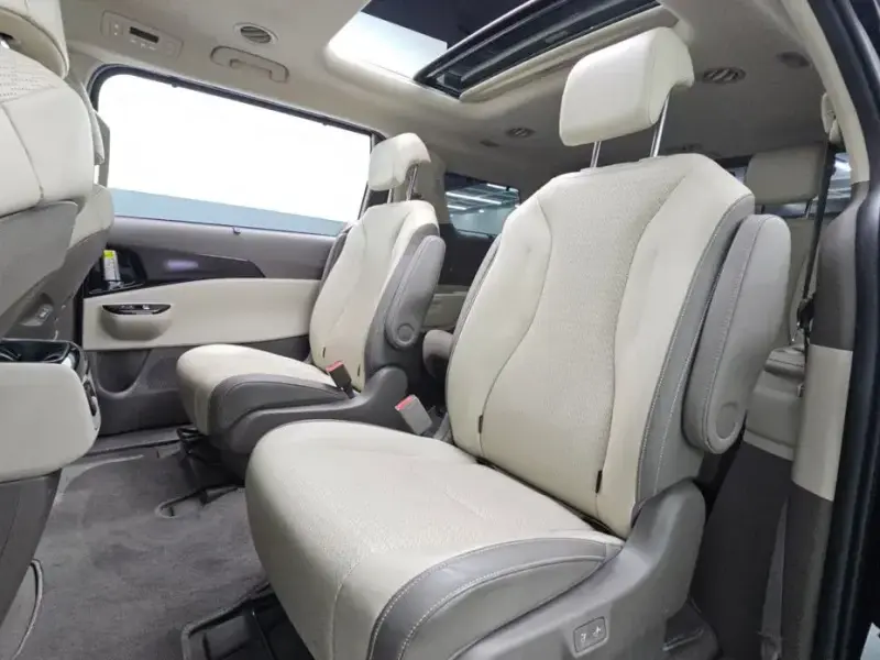 2022 Kia Carnival с пробегом 62 481 км