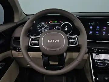 2022 Kia Carnival с пробегом 62 481 км