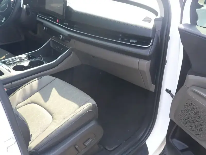 2024 Kia Carnival с пробегом 36 000 км