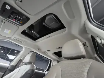 2024 Kia Carnival с пробегом 62 986 км