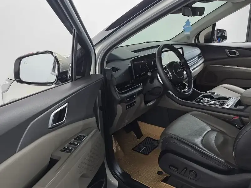 2024 Kia Carnival с пробегом 62 986 км