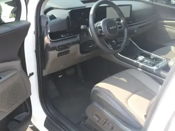 2024 Kia Carnival с пробегом 36 000 км