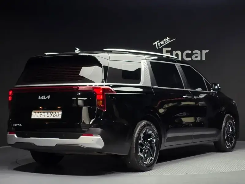2024 Kia Carnival с пробегом 18 764 км