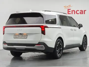2024 Kia Carnival с пробегом 16 621 км