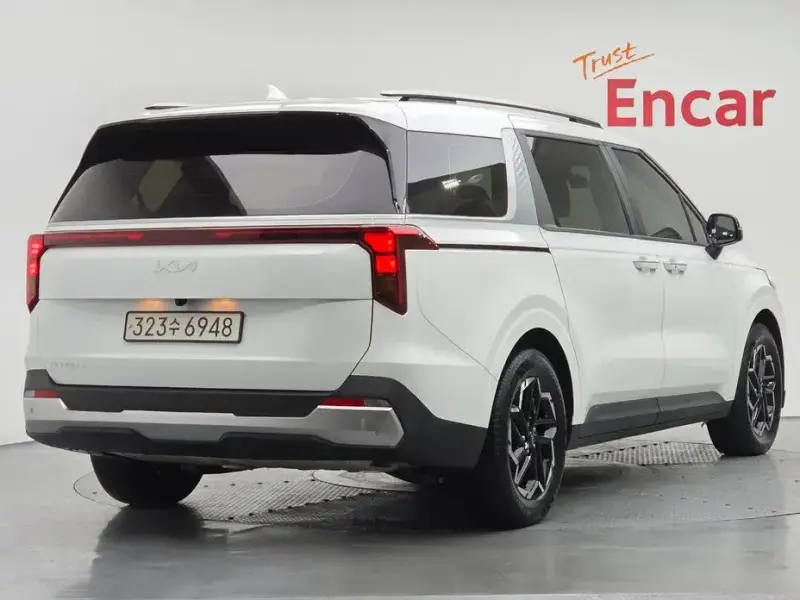 2024 Kia Carnival с пробегом 16 621 км
