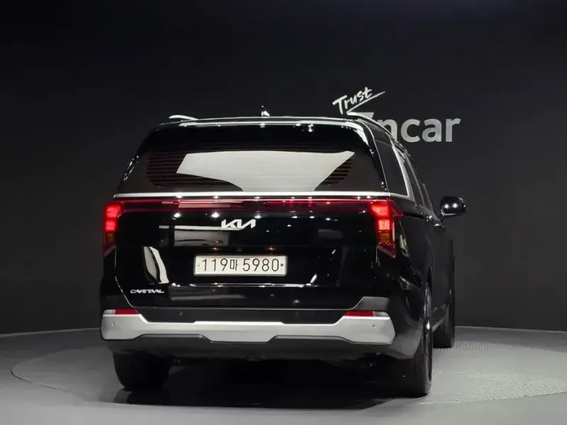2024 Kia Carnival с пробегом 18 764 км