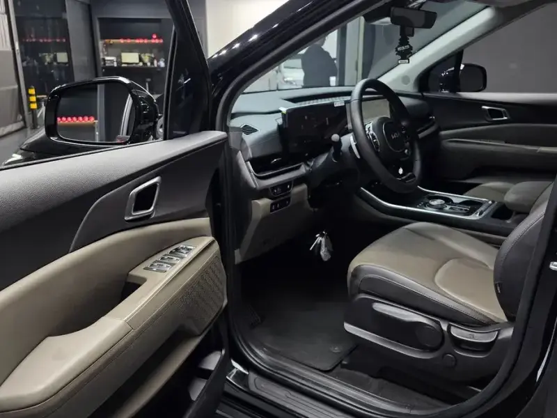 2024 Kia Carnival с пробегом 18 764 км