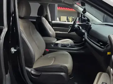 2024 Kia Carnival с пробегом 18 764 км