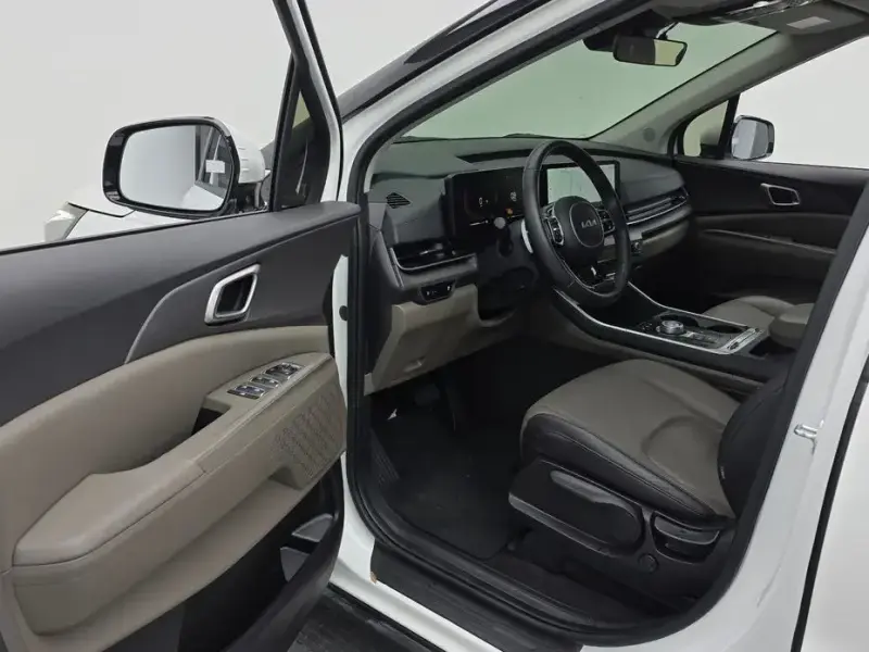 2024 Kia Carnival с пробегом 16 621 км