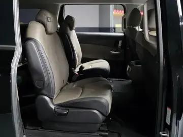 2024 Kia Carnival с пробегом 18 764 км