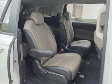 2024 Kia Carnival с пробегом 16 621 км
