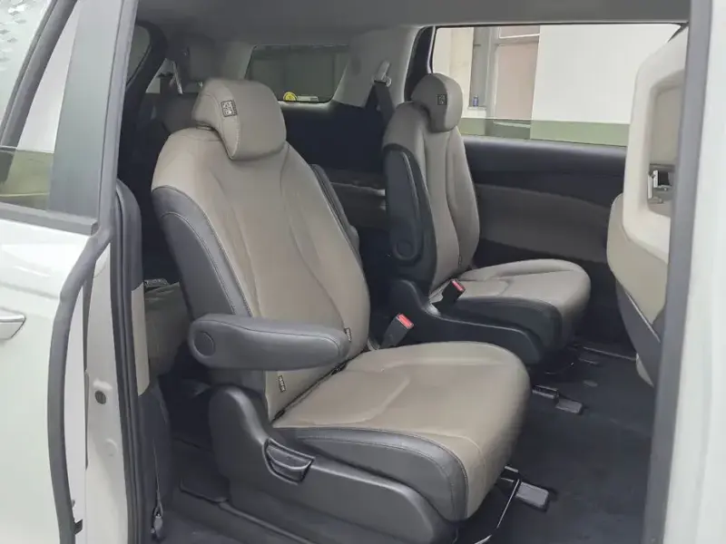 2024 Kia Carnival с пробегом 16 621 км