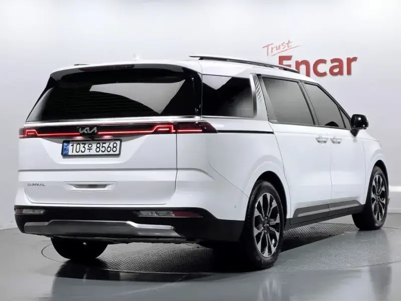 2022 Kia Carnival с пробегом 54 069 км