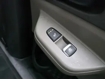 2024 Kia Carnival с пробегом 16 621 км