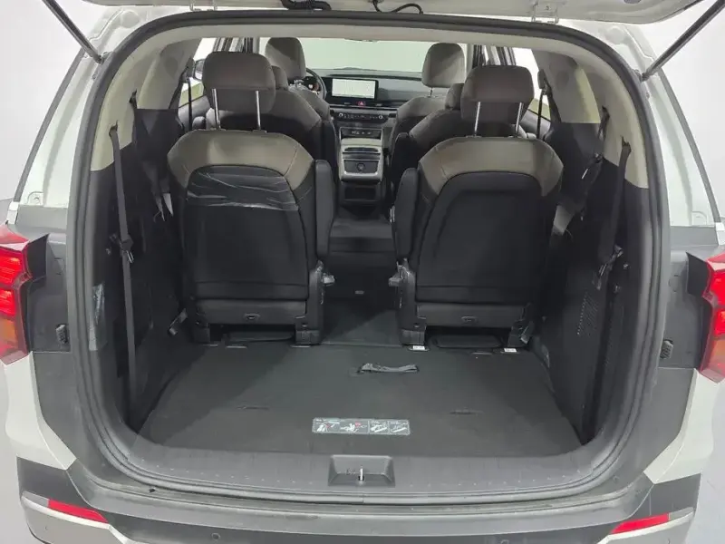 2024 Kia Carnival с пробегом 16 621 км