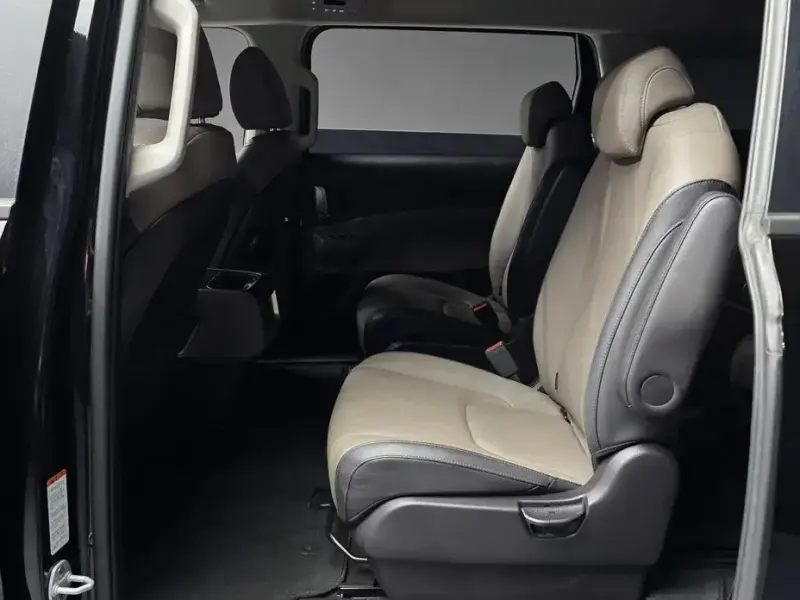 2024 Kia Carnival с пробегом 18 764 км