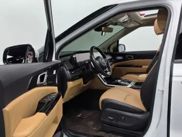 2022 Kia Carnival с пробегом 54 069 км