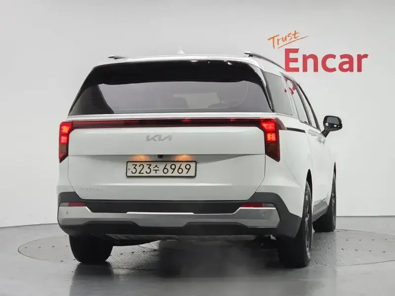 2024 Kia Carnival с пробегом 24 097 км