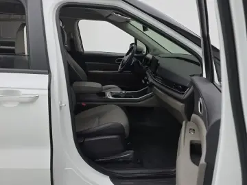 2024 Kia Carnival с пробегом 24 097 км