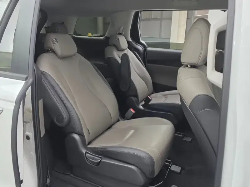 2024 Kia Carnival с пробегом 24 097 км