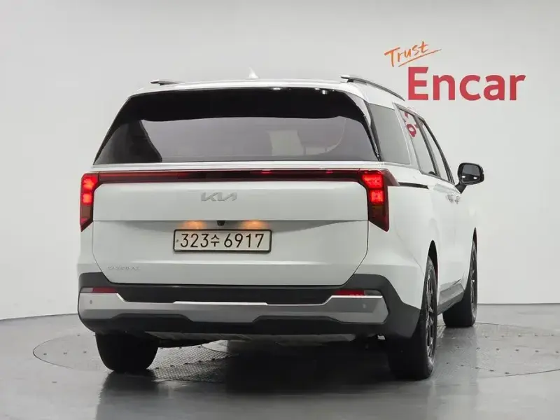 2024 Kia Carnival с пробегом 22 759 км
