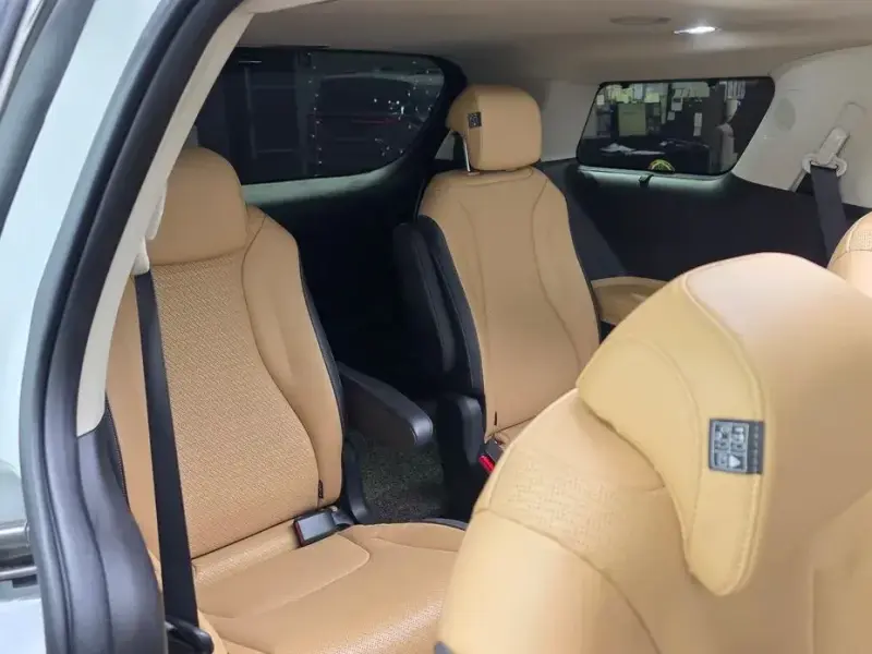 2022 Kia Carnival с пробегом 54 069 км