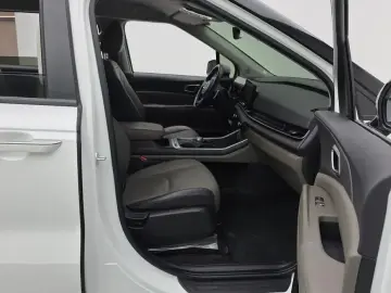 2024 Kia Carnival с пробегом 22 759 км