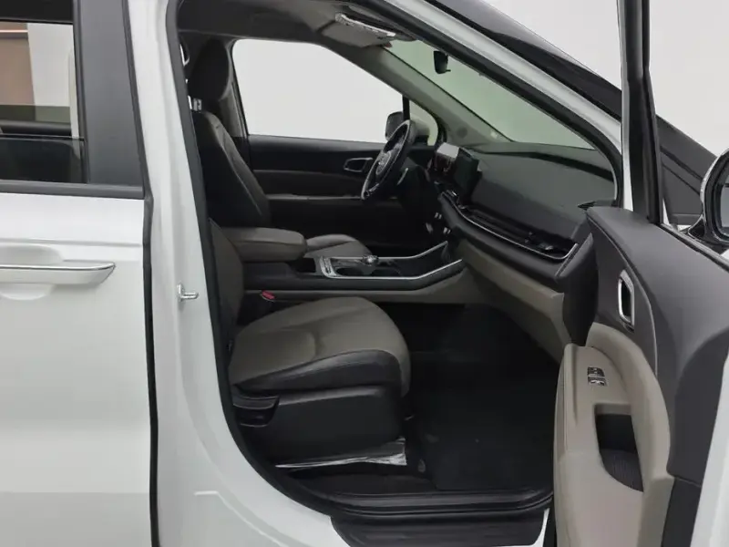 2024 Kia Carnival с пробегом 22 759 км