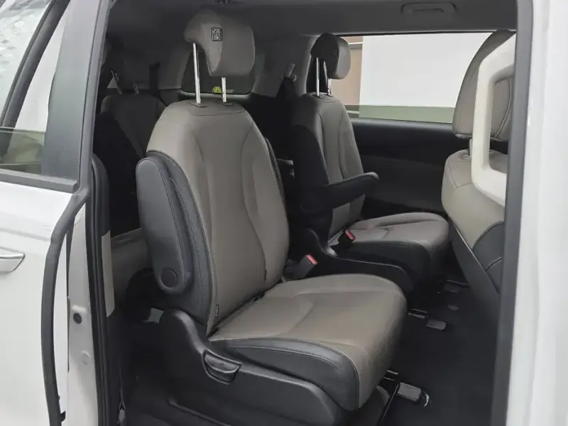 2024 Kia Carnival с пробегом 22 759 км