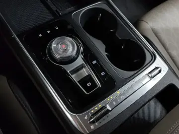 2024 Kia Carnival с пробегом 19 312 км