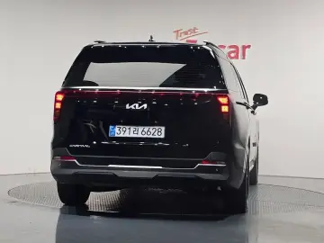 2024 Kia Carnival с пробегом 33 580 км