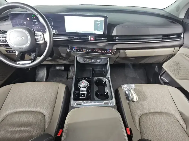 2024 Kia Carnival с пробегом 33 580 км