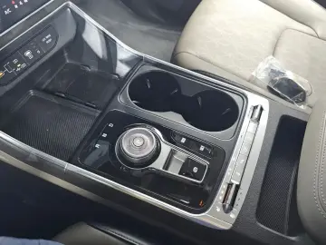 2024 Kia Carnival с пробегом 33 580 км