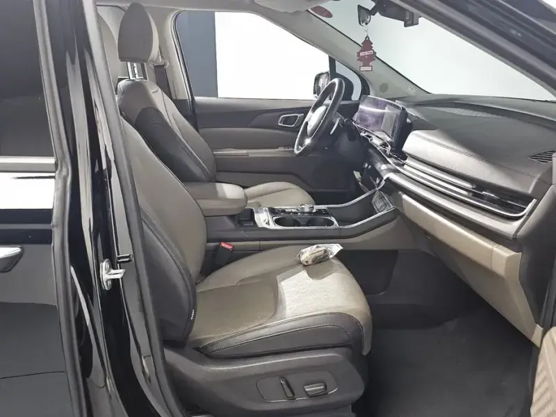 2024 Kia Carnival с пробегом 33 580 км