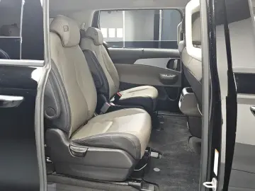 2024 Kia Carnival с пробегом 33 580 км