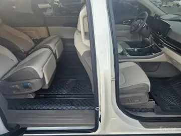 2024 Kia Carnival с пробегом 25 000 км